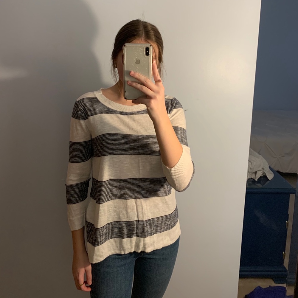 GAP navy and white sweater